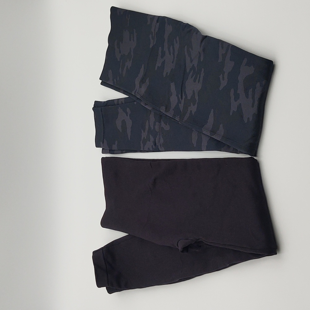 Spanx Look At Me Now Seamless Leggings Bundle Black Camo Medium 2 Pack